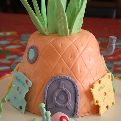 Who Lives In The Pineapple