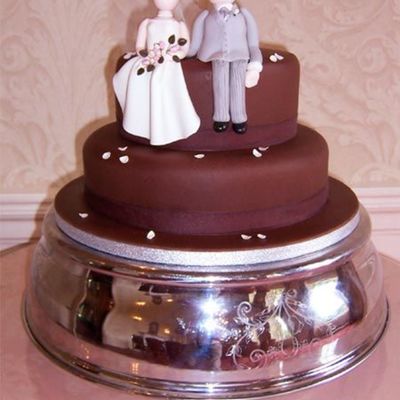Bride And Groom Simple Cake