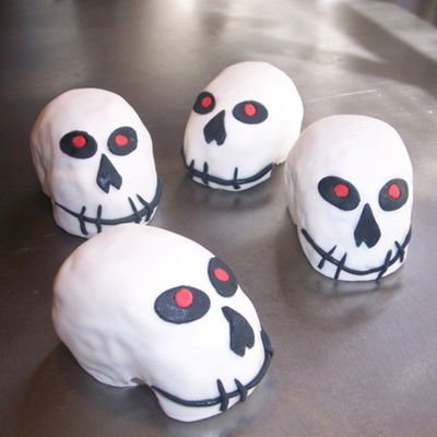 3-D Skull Cupcakes