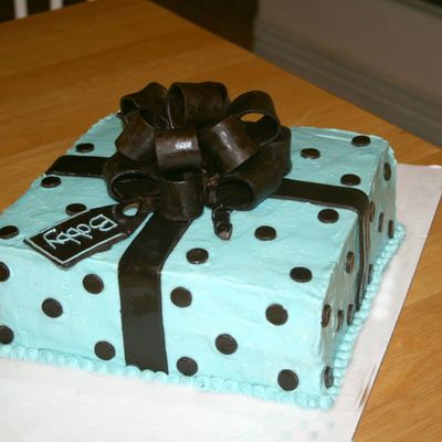 Birthday Present Cake