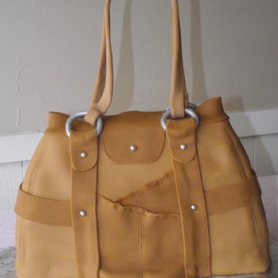 Goldenrod Purse Cake