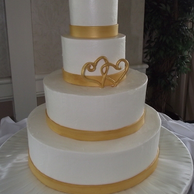 Round Buttercream Gold Hearts