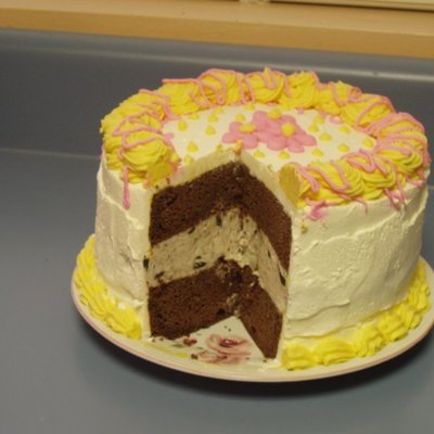 Ice Cream Cake With Flowers