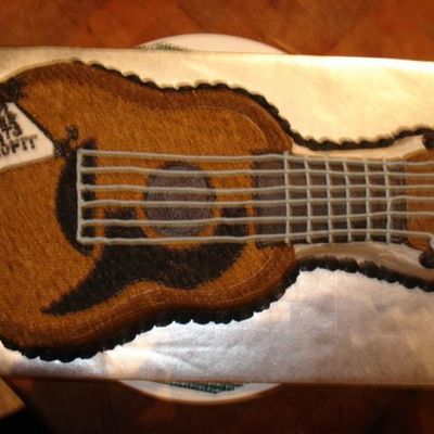 Guitar Cake