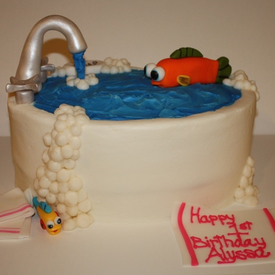 Tub Cake With Fish Toys