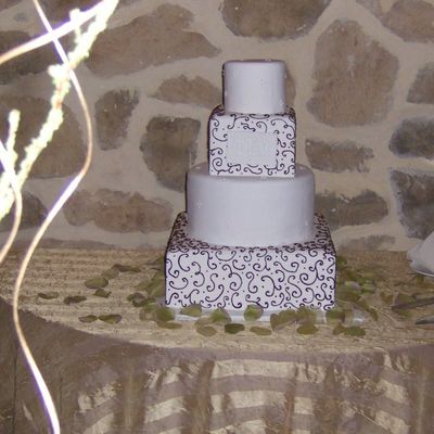 Chocolate Swirl Wedding Cake