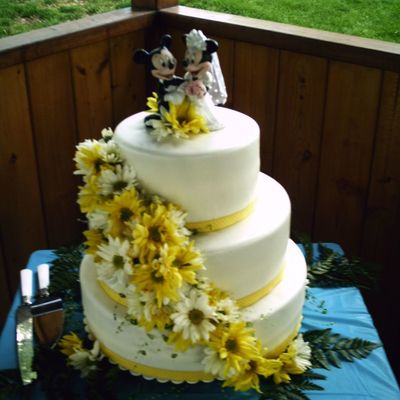 Mickey Really Tops The Cake