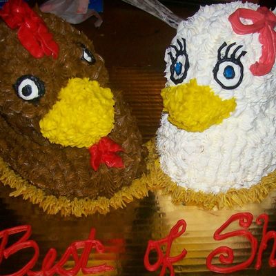 Rooster And Hen Grooms Cake