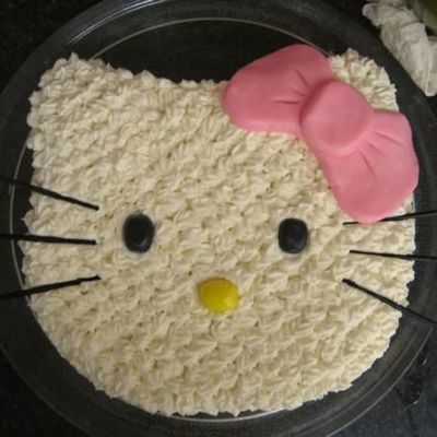 Hello Kitty Cake