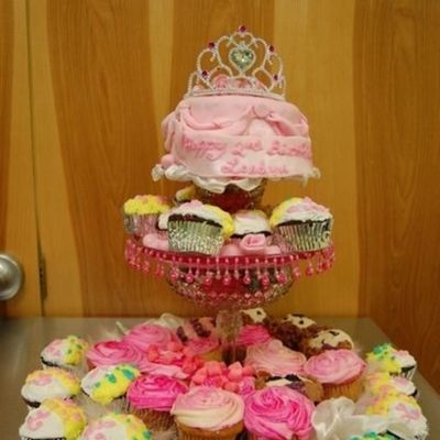 Londyn's Pink Cupcake Tower