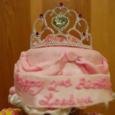 Crowning Top Of Londyns Cupcake Tower