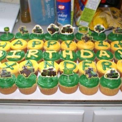 John Deere Cupcake Cake
