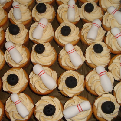 Mini Cupcakes With Bowling Balls & Pins