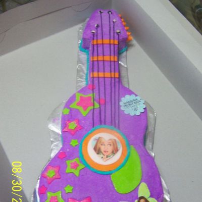 Hannah Montana Guitar Cake