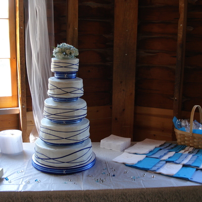 Sophisticated Wrapped Ribbon Wedding Cake