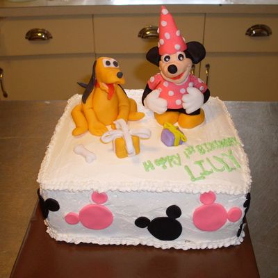 Minnie And Pluto B Cake
