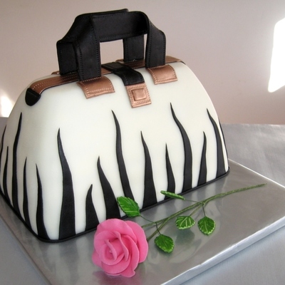 Black And Whitw Purse With A Rose