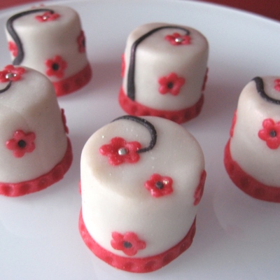 Sweet Mini Cakes