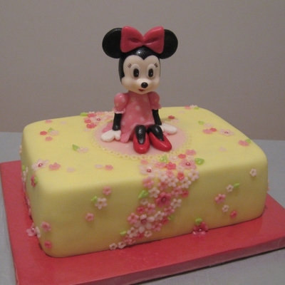 Minnie Mouse Cake