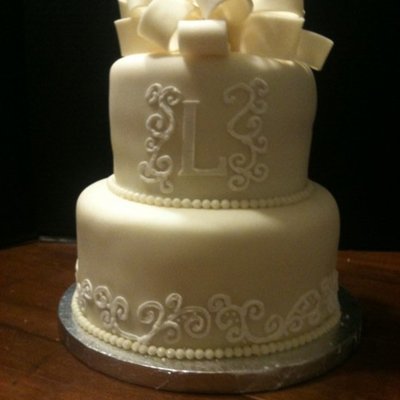 White/ivory Cake