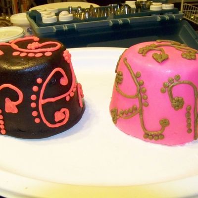 Mini-Cakes For A Friend's Mother