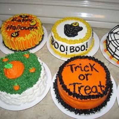 6" Halloween Cakes