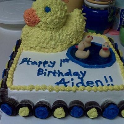 1St Birthday Duck Cake W/cupcakes