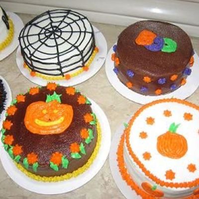 6" Halloween Cakes