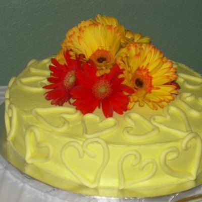 Anniversary Cake W/fresh Flowers