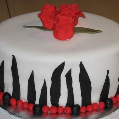 Zebra And Rose Cake