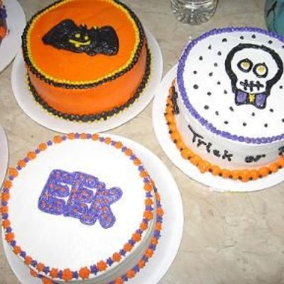 6" Halloween Cakes