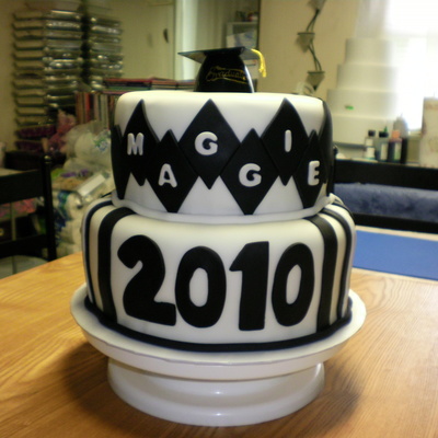 Maggies Grad Cake