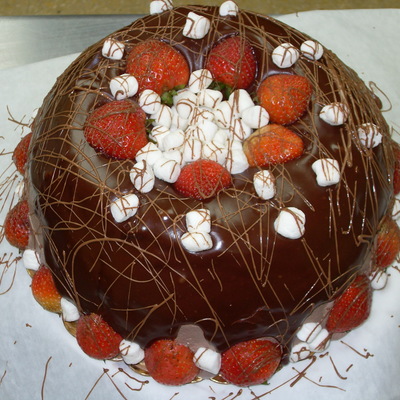 Choco Cake With Strawberries
