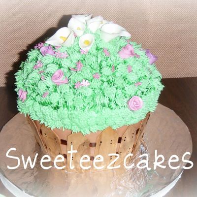 Garden Giant Cupcake