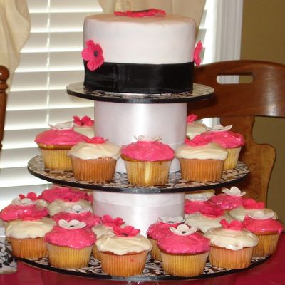 Pink / Black Baby Shower Cupcakes