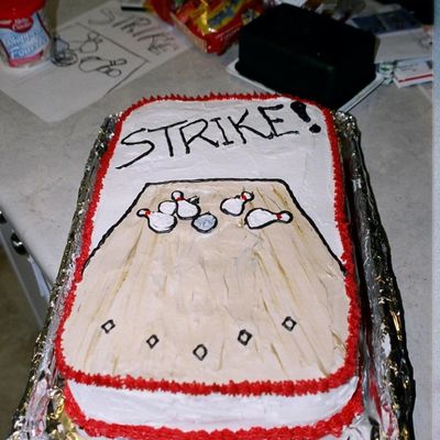 Bowling Cake