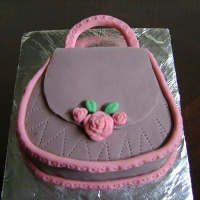 Purse Cake.