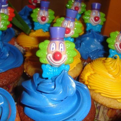 Clown_Cupcake_2.jpg