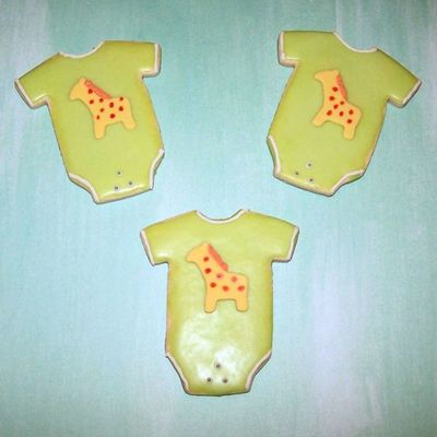 Baby Giraffe Onesie Cookie