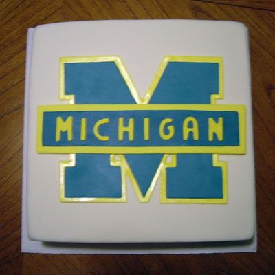 U Of Michigan Cake