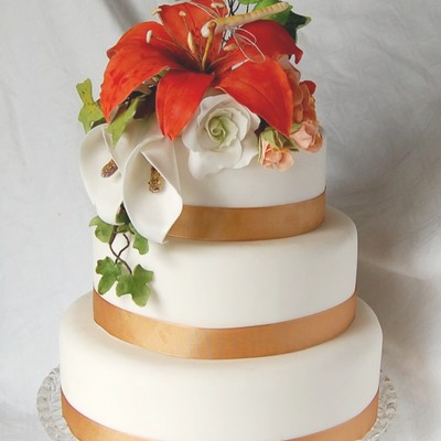 Wedding Cake With Lilly