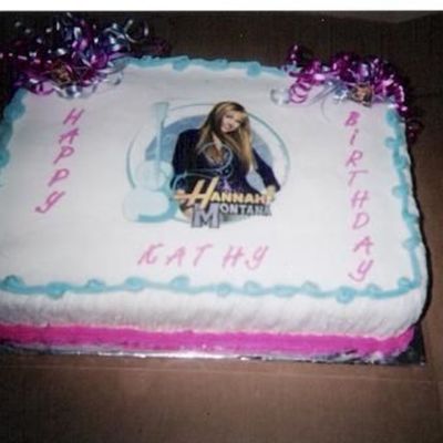 That Is Hanna Montana Cake Was Make With Rice Paper.