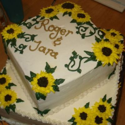 Engagement Sunflower Cake For Roger And Tara