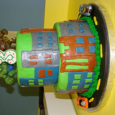 Hulk Cake