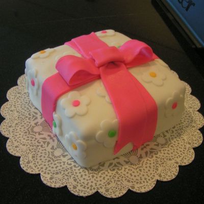 Gift Birthday Cake