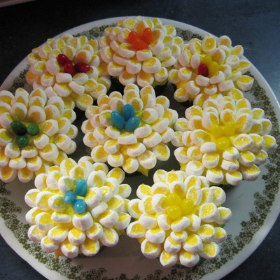 Marshmallow Flower Cupcakes