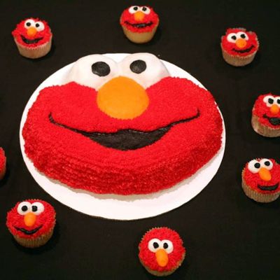 Elmo Cake And Cupcakes