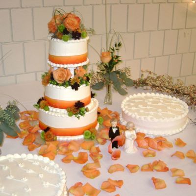 Wedding Cake With Round Sheet Cakes