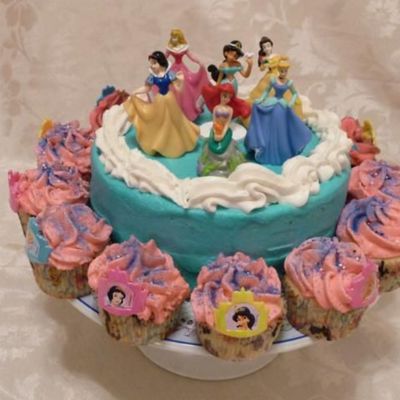 Disney Princess Cake & Cupcakes