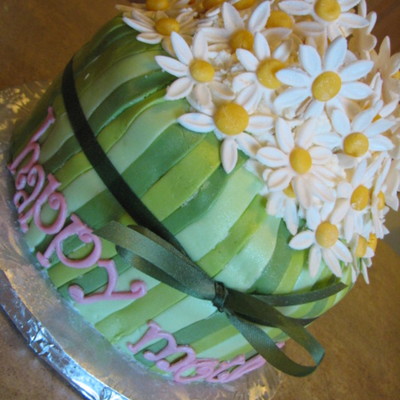 Mother's Day /birthday Cake Bouquet Of Daisies